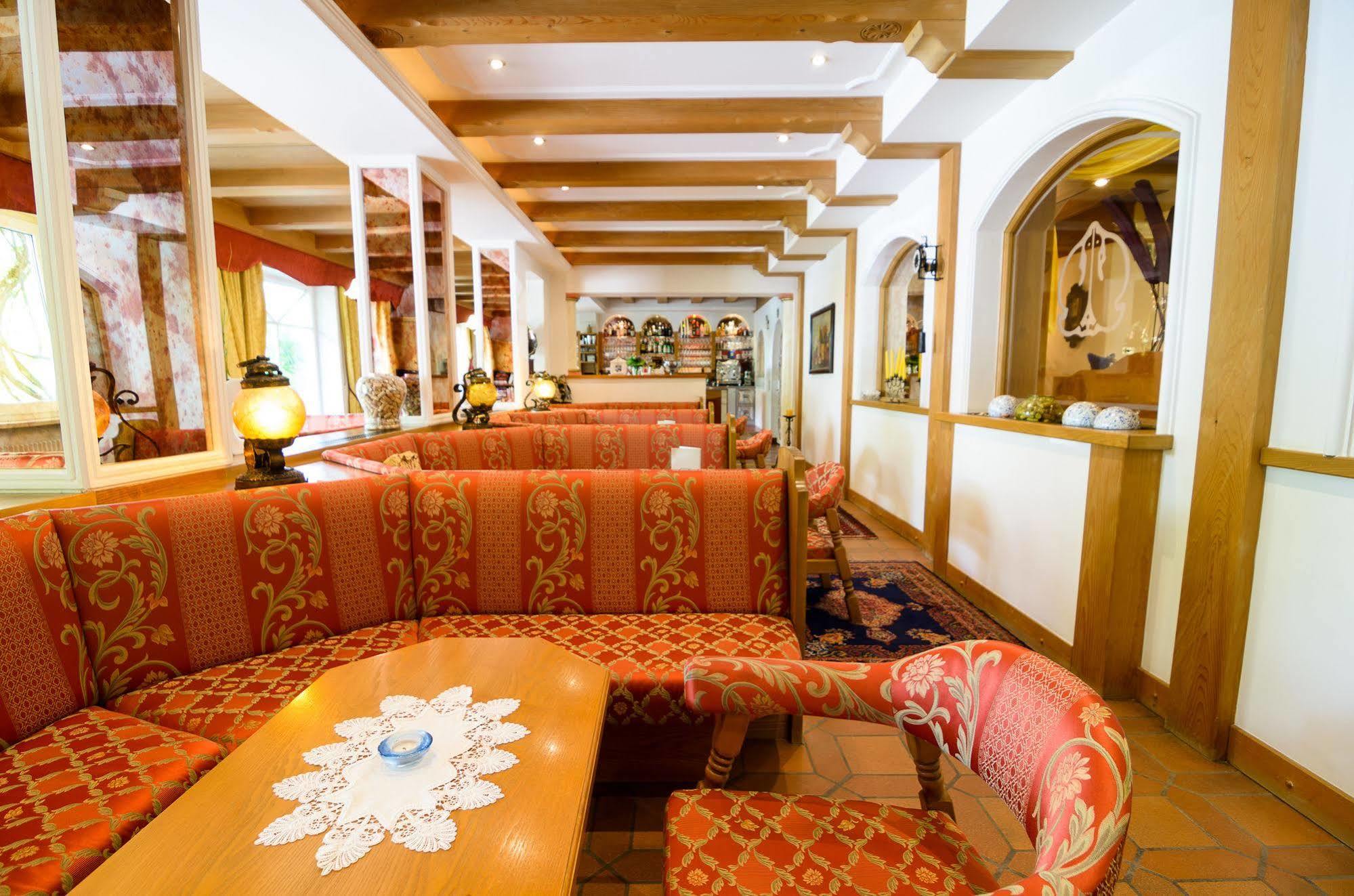 Hotel Gschwangut ลานา ภายนอก รูปภาพ